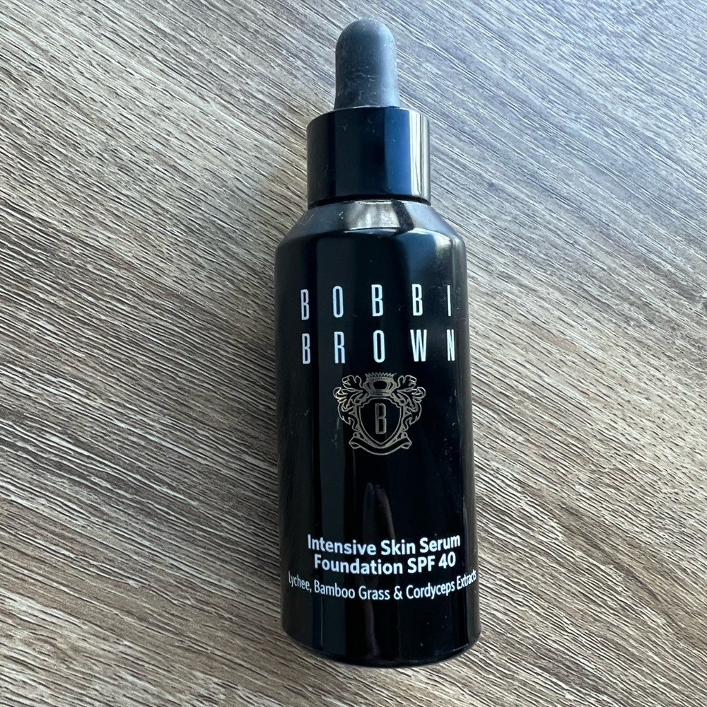 Bobby Brown Intensive Skin Serum Foundation with SPF40
